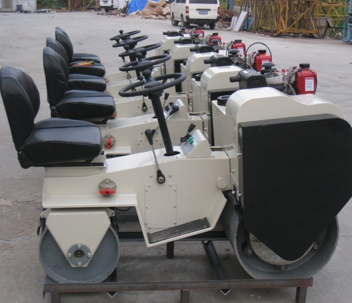 印度客戶來訪，并訂購(gòu)FYL-850座駕壓路機(jī)