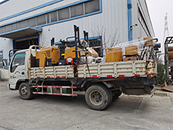 福瑞得機械雙輪壓路機、灌縫機發往江蘇